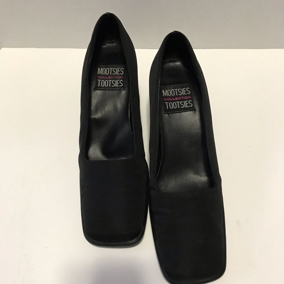 90’s PUMPS BY MOOTSIE TOOTSIE - Picture 2 of 8